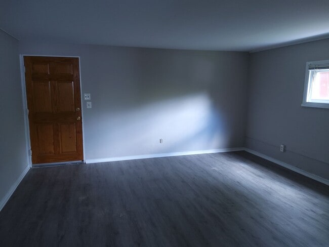 Building Photo - Coming Soon!  Renovated Three Bedroom EOG