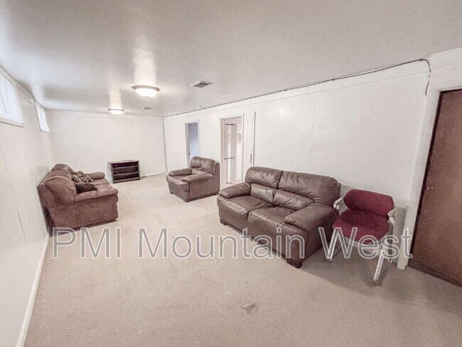 Building Photo - 481 E 2875 N