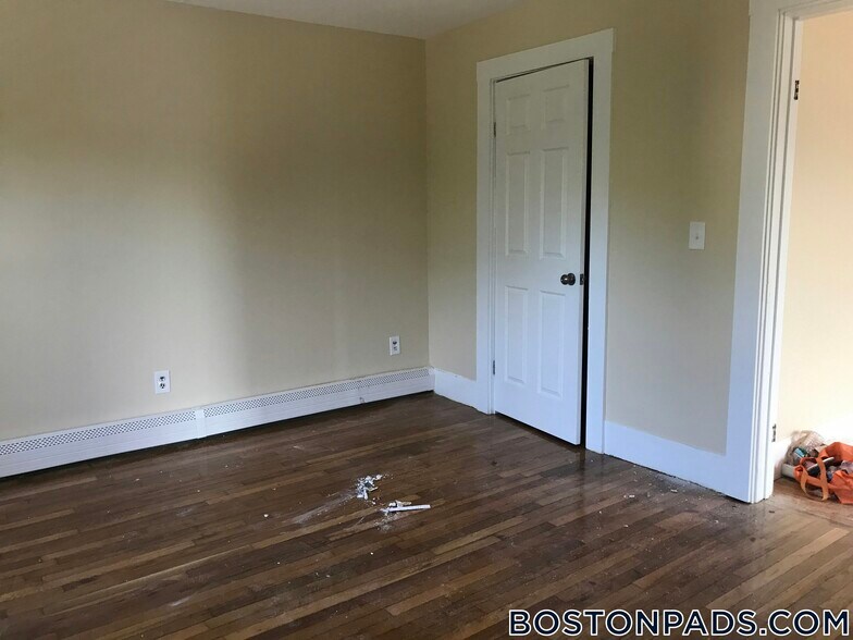 Building Photo - 53 W Seventh St