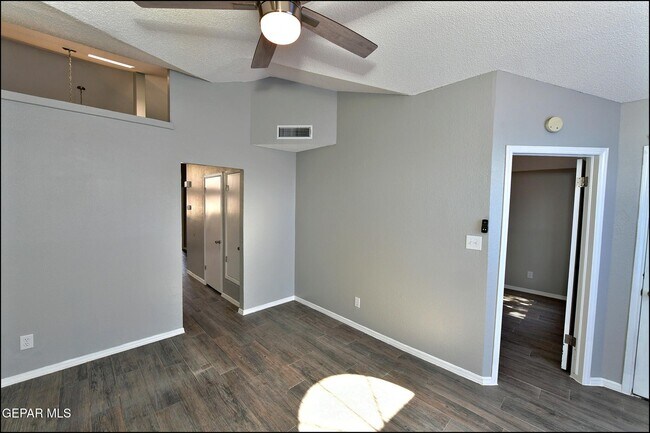 Building Photo - 6023 Bridalveil Dr