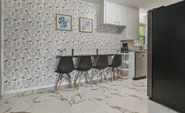 Building Photo - Updated 3 Bed / 1 Bath Home for Rent