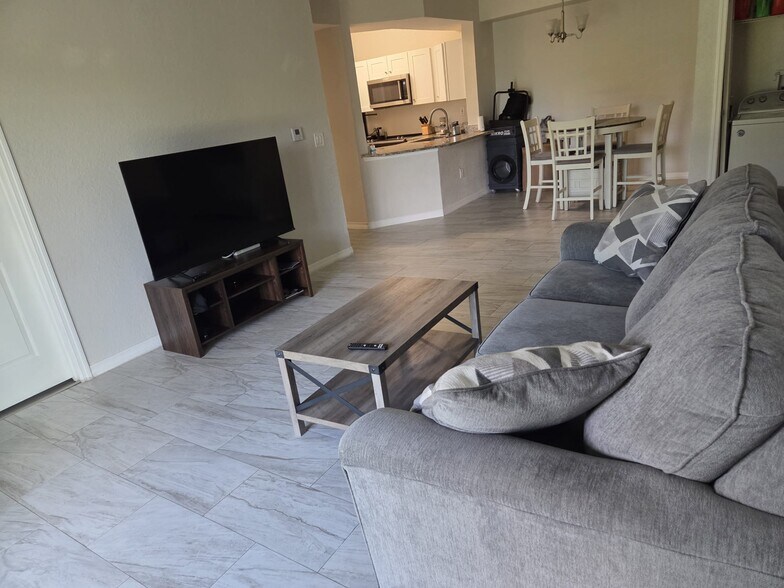 Building Photo - 5526 Pga Blvd