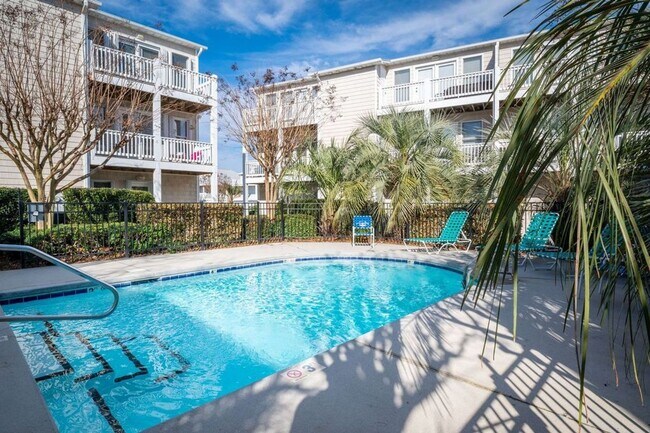 Building Photo - TIME TO SECURE A FURNISHED PROPERTY FOR THE FALL OF '26-SPRING OF '27