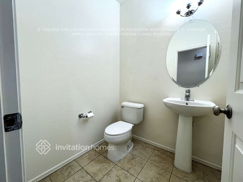 Building Photo - 41552 N Salix Dr