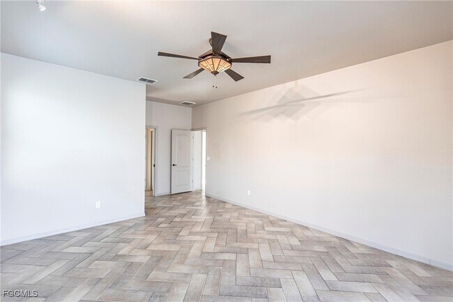 Building Photo - 8361 Trentwood Ct