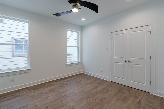 Building Photo - 5210 Schuler St
