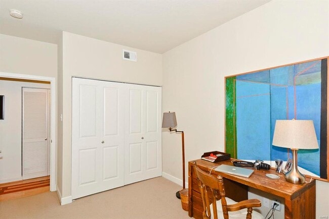 Building Photo - 5621 Pershing Ave