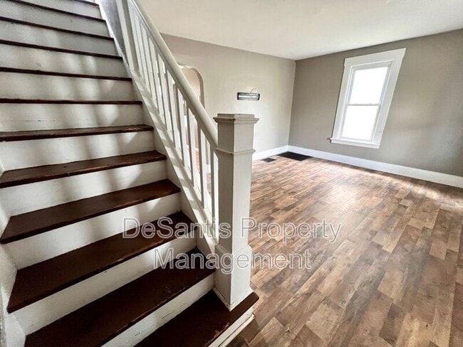 Building Photo - 4535 4th Ave