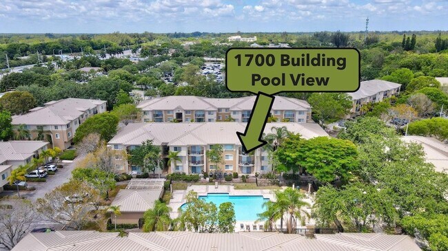 Building Photo - 1700 Crestwood Ct S