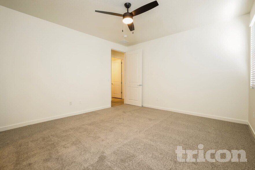 Building Photo - 2496 Wolf Willow Ct