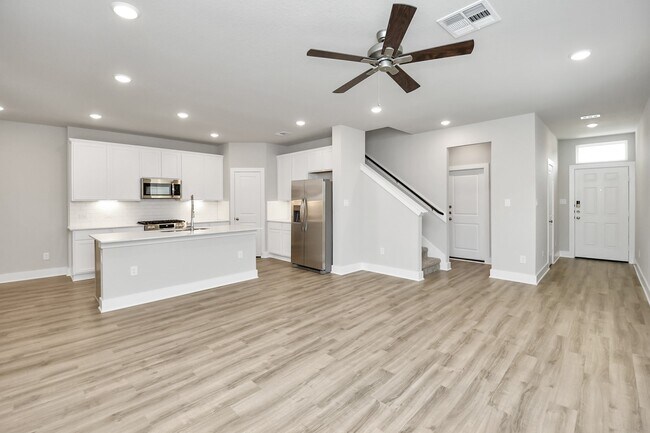 Building Photo - 21034 Shore Oak Dr