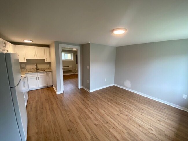 Building Photo - 65 W Moler St