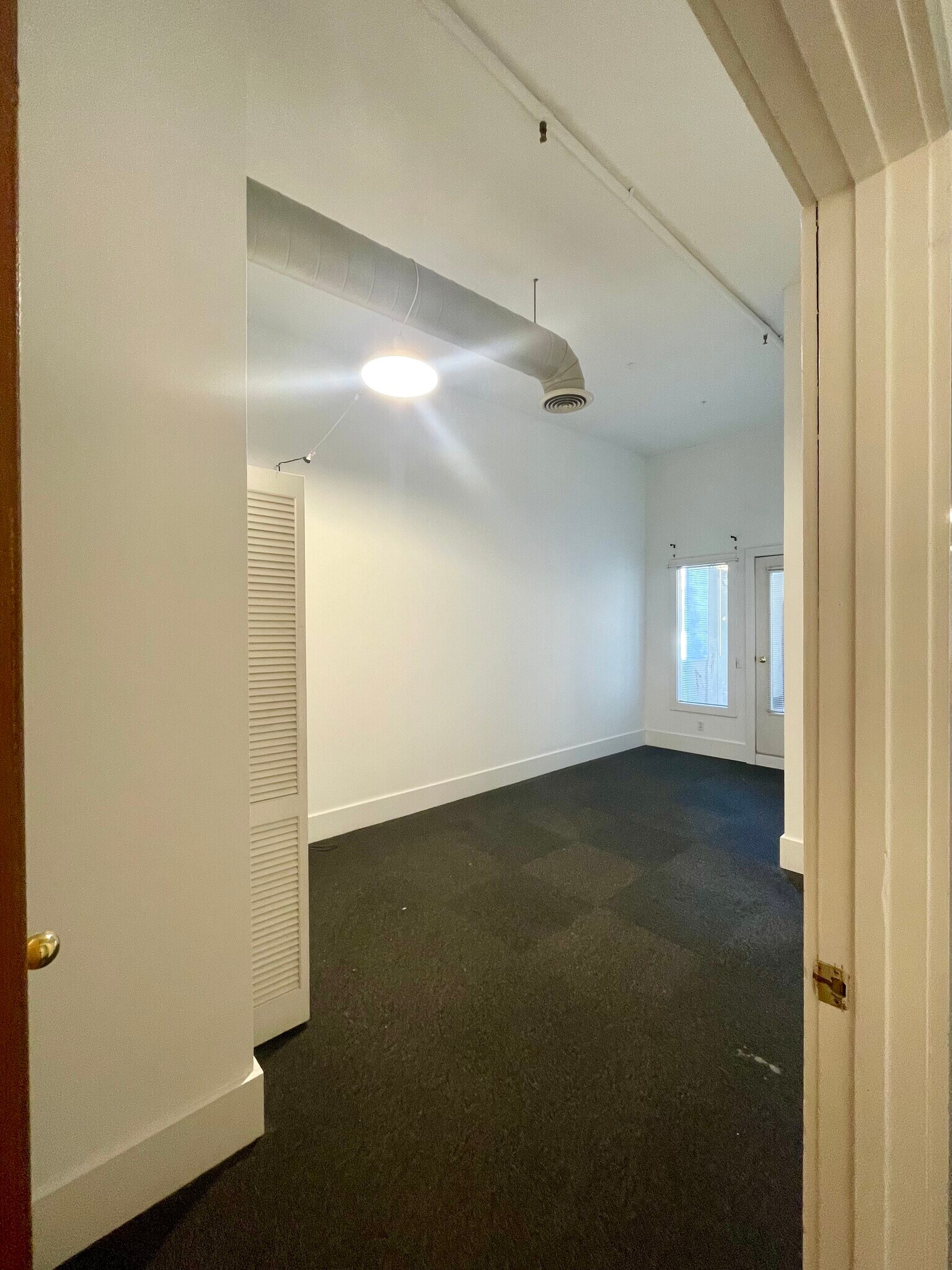 Building Photo - 122 N 3rd St