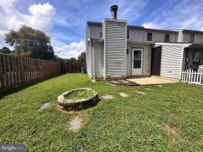 Building Photo - 18085 Olde Port Ln