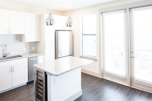 Building Photo - 2103 Moser Ave