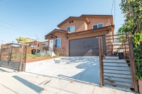 Building Photo - 3258 1/2 Dundas St.