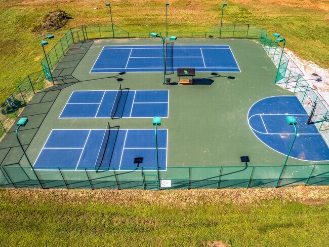 Building Photo - FOR RENT — Stunning One-Level Home in The Preserve, Oak Ridge’s Premier Lakefront Community