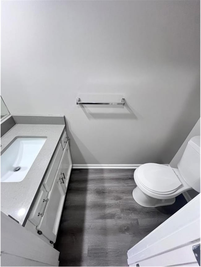 Building Photo - 421-421 Spring Ave