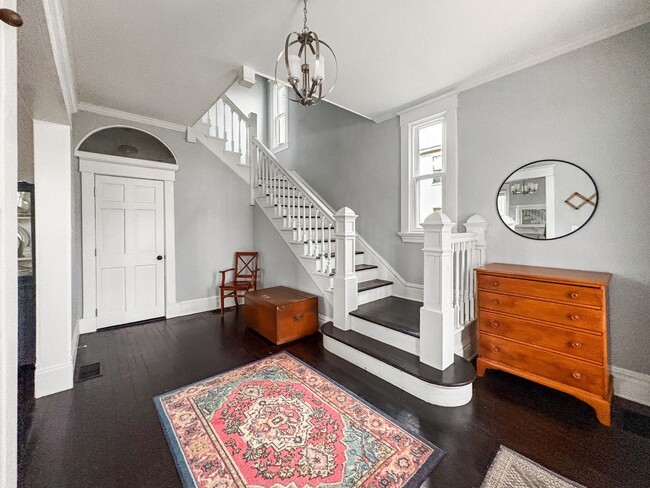 Building Photo - Spacious 3 Bedroom in Richmond