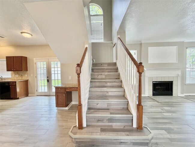 Building Photo - 6315 Laurel Bush Ln