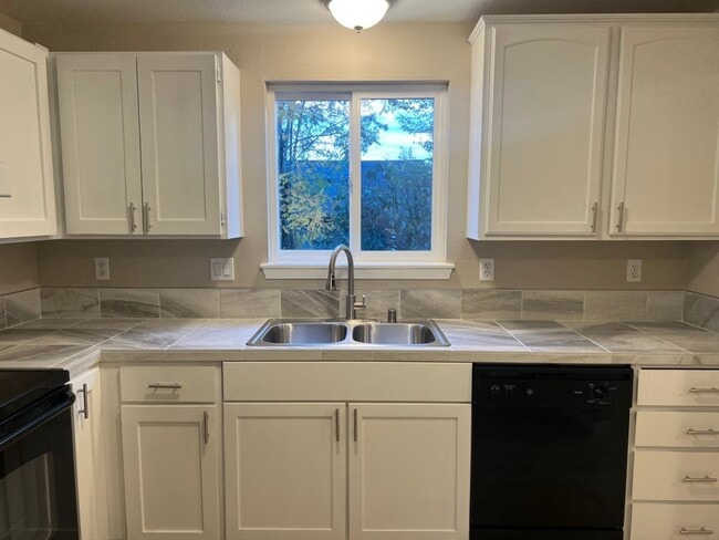 Building Photo - 3Bd/2.25Ba Renton House