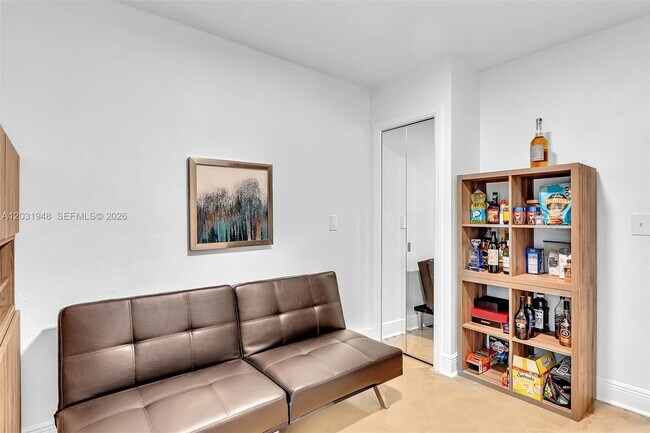 Building Photo - 5602 S Travelers Palm Ln