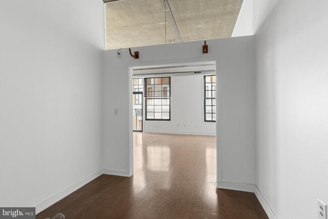 Building Photo - 112 N 2nd St