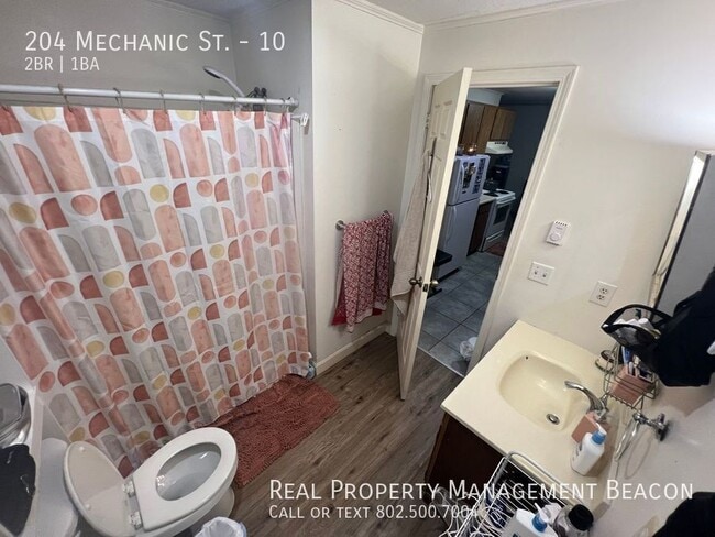 Building Photo - 204 Mechanic St