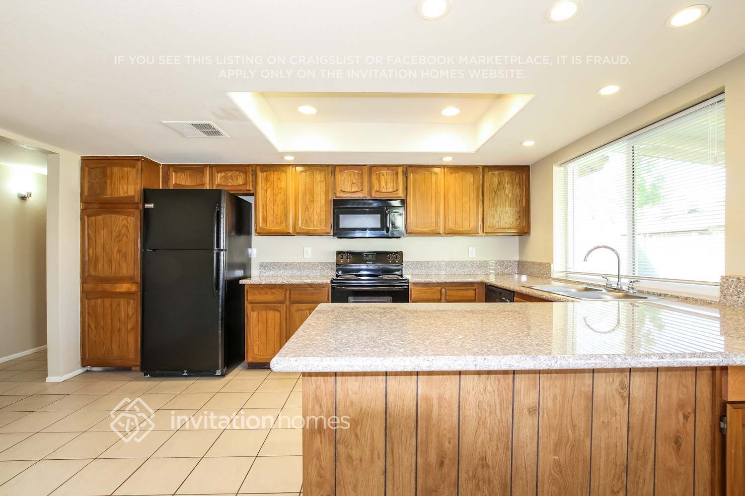Building Photo - 5634 W Altadena Ave