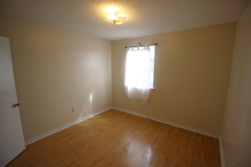 Building Photo - 176 Rosalie Dr