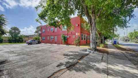 Building Photo - 921 N 19th Ave