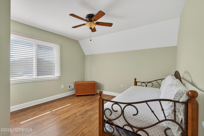 Building Photo - 13 Clearwater Way