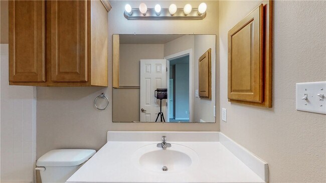 Building Photo - 305 Holleman Dr E