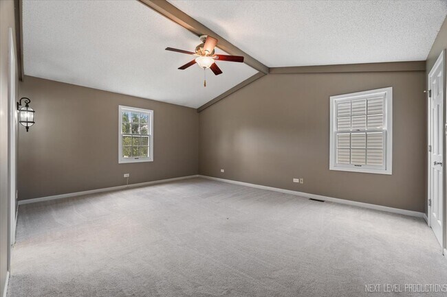 Building Photo - 2802 Wedgewood Dr