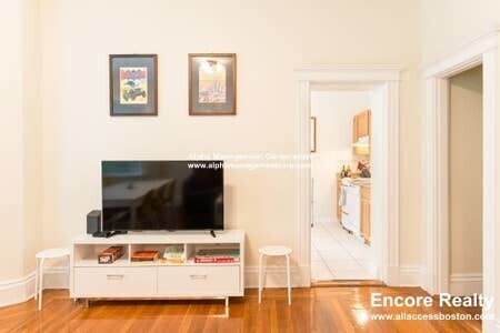 Building Photo - 22 Euston St