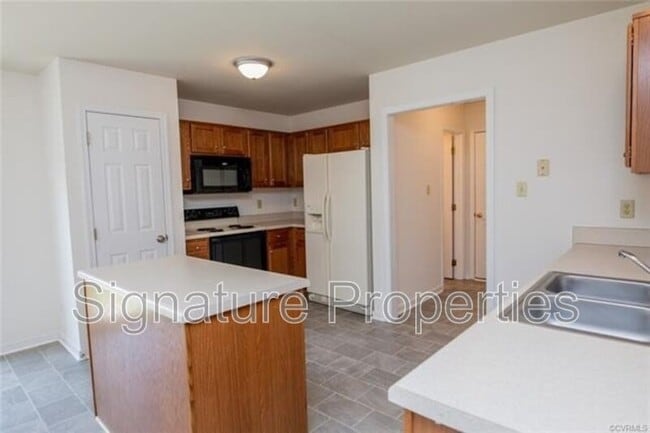 Building Photo - 6392 Greystone Creek Rd