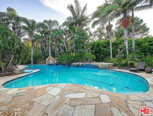 Building Photo - 6315 Bonsall Dr