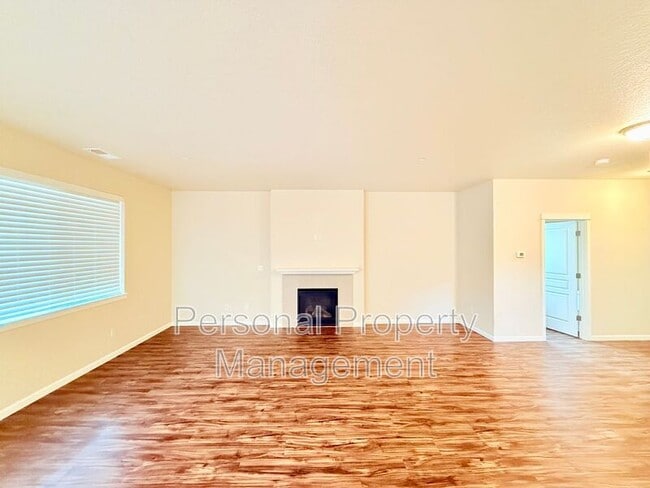 Building Photo - 7408 NE 30th Ave