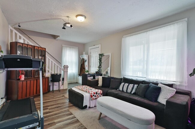 Building Photo - 1599 Mooberry St