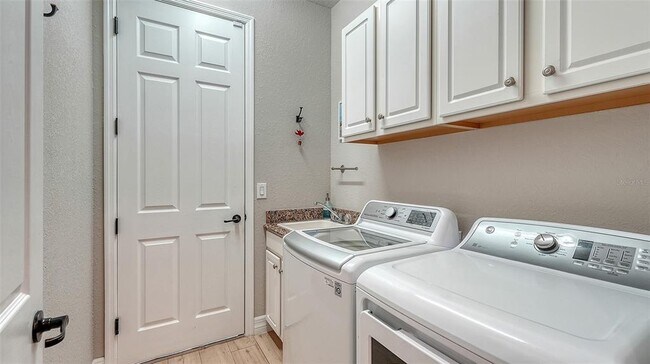 Building Photo - 5914 Cessna Run