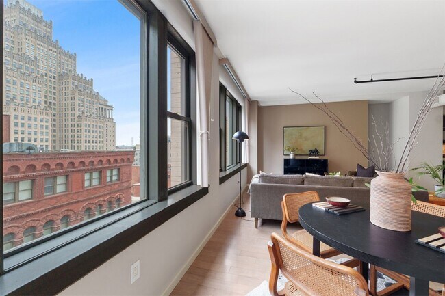 Building Photo - 915 Olive St