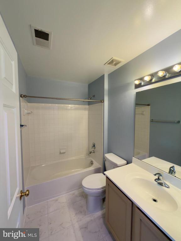 Building Photo - 15044 Danehurst Cir