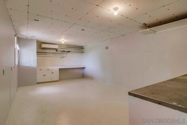 Building Photo - 631 San Gorgonio St