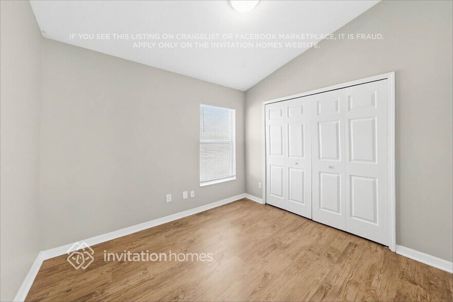 Building Photo - 10353 Lakeside Vista Dr