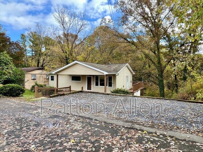 Building Photo - 14 Friendly Hollow