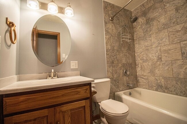 Building Photo - AVAILABLE AUGUST 15TH, 2026 - CHARMING 4 B...