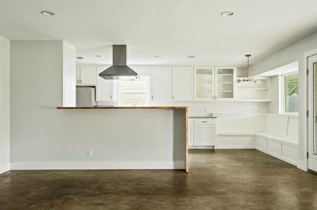 Building Photo - 2513 Broken Oak Dr