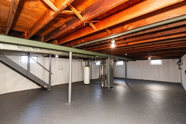 Building Photo - Freshly Updated 3-bedroom, 1-bathroom