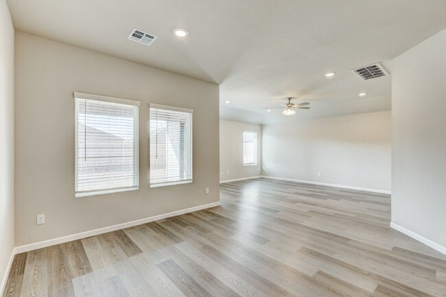 Building Photo - 10508 SW 41st Pl