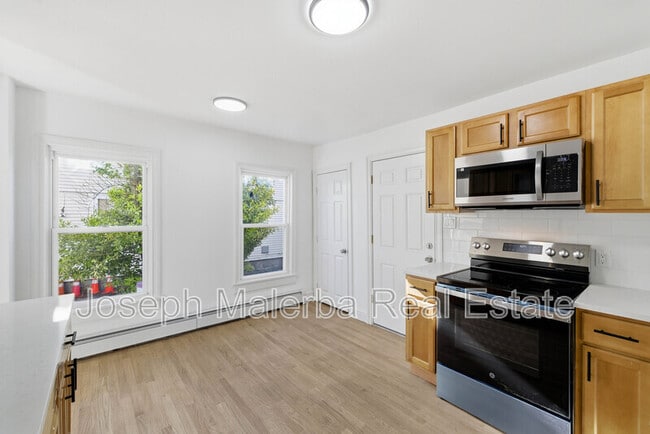 Building Photo - 159 Connecticut Ave